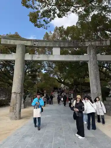 太宰府天満宮の{uncategorized: "未分類", other: "その他", undefined: "問題あり", building: "その他建物", grave: "お墓", sacred_gate: "鳥居", guardian: "狛犬", statue: "像", buddha: "仏像", history: "歴史", nature: "自然", garden: "庭園", animal: "動物", pagoda: "塔", temizu: "手水舎", mountain_gate: "山門・神門", sanctuary: "本殿・本堂", subordinate: "末社・摂社", art: "芸術", scenery: "景色", jizo: "地蔵", ema: "絵馬", goshuin: "御朱印", omikuji: "おみくじ", items: "授与品その他", amulet: "お守り", goshuincho: "御朱印帳", eats: "食事", festival: "お祭り", votive_dance: "神楽", shichigosan: "七五三参", wedding: "結婚式", experience: "体験その他", initially: "初詣", around: "周辺", anti_infection: "感染症対策"}