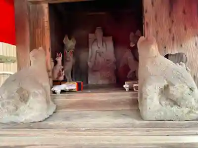 洲之崎稲荷神社の{uncategorized: "未分類", other: "その他", undefined: "問題あり", building: "その他建物", grave: "お墓", sacred_gate: "鳥居", guardian: "狛犬", statue: "像", buddha: "仏像", history: "歴史", nature: "自然", garden: "庭園", animal: "動物", pagoda: "塔", temizu: "手水舎", mountain_gate: "山門・神門", sanctuary: "本殿・本堂", subordinate: "末社・摂社", art: "芸術", scenery: "景色", jizo: "地蔵", ema: "絵馬", goshuin: "御朱印", omikuji: "おみくじ", items: "授与品その他", amulet: "お守り", goshuincho: "御朱印帳", eats: "食事", festival: "お祭り", votive_dance: "神楽", shichigosan: "七五三参", wedding: "結婚式", experience: "体験その他", initially: "初詣", around: "周辺", anti_infection: "感染症対策"}