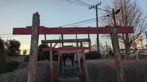 交安稲荷神社の鳥居