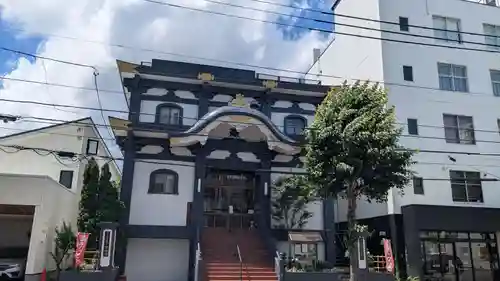 密修寺の本殿・本堂