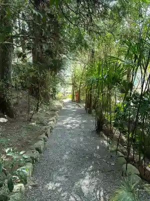 天河大辨財天社の{uncategorized: "未分類", other: "その他", undefined: "問題あり", building: "その他建物", grave: "お墓", sacred_gate: "鳥居", guardian: "狛犬", statue: "像", buddha: "仏像", history: "歴史", nature: "自然", garden: "庭園", animal: "動物", pagoda: "塔", temizu: "手水舎", mountain_gate: "山門・神門", sanctuary: "本殿・本堂", subordinate: "末社・摂社", art: "芸術", scenery: "景色", jizo: "地蔵", ema: "絵馬", goshuin: "御朱印", omikuji: "おみくじ", items: "授与品その他", amulet: "お守り", goshuincho: "御朱印帳", eats: "食事", festival: "お祭り", votive_dance: "神楽", shichigosan: "七五三参", wedding: "結婚式", experience: "体験その他", initially: "初詣", around: "周辺", anti_infection: "感染症対策"}