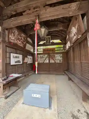 斑鳩神社の{uncategorized: "未分類", other: "その他", undefined: "問題あり", building: "その他建物", grave: "お墓", sacred_gate: "鳥居", guardian: "狛犬", statue: "像", buddha: "仏像", history: "歴史", nature: "自然", garden: "庭園", animal: "動物", pagoda: "塔", temizu: "手水舎", mountain_gate: "山門・神門", sanctuary: "本殿・本堂", subordinate: "末社・摂社", art: "芸術", scenery: "景色", jizo: "地蔵", ema: "絵馬", goshuin: "御朱印", omikuji: "おみくじ", items: "授与品その他", amulet: "お守り", goshuincho: "御朱印帳", eats: "食事", festival: "お祭り", votive_dance: "神楽", shichigosan: "七五三参", wedding: "結婚式", experience: "体験その他", initially: "初詣", around: "周辺", anti_infection: "感染症対策"}