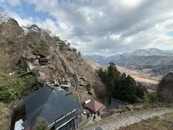 宝珠山 立石寺の{uncategorized: "未分類", other: "その他", undefined: "問題あり", building: "その他建物", grave: "お墓", sacred_gate: "鳥居", guardian: "狛犬", statue: "像", buddha: "仏像", history: "歴史", nature: "自然", garden: "庭園", animal: "動物", pagoda: "塔", temizu: "手水舎", mountain_gate: "山門・神門", sanctuary: "本殿・本堂", subordinate: "末社・摂社", art: "芸術", scenery: "景色", jizo: "地蔵", ema: "絵馬", goshuin: "御朱印", omikuji: "おみくじ", items: "授与品その他", amulet: "お守り", goshuincho: "御朱印帳", eats: "食事", festival: "お祭り", votive_dance: "神楽", shichigosan: "七五三参", wedding: "結婚式", experience: "体験その他", initially: "初詣", around: "周辺", anti_infection: "感染症対策"}