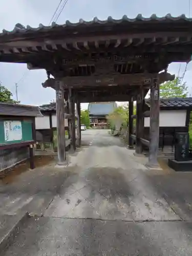 慈光寺(雨乞い不動尊)の山門