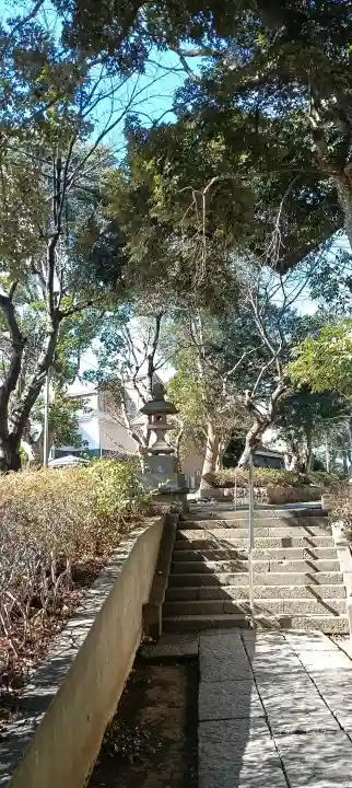 前原御嶽神社の{uncategorized: "未分類", other: "その他", undefined: "問題あり", building: "その他建物", grave: "お墓", sacred_gate: "鳥居", guardian: "狛犬", statue: "像", buddha: "仏像", history: "歴史", nature: "自然", garden: "庭園", animal: "動物", pagoda: "塔", temizu: "手水舎", mountain_gate: "山門・神門", sanctuary: "本殿・本堂", subordinate: "末社・摂社", art: "芸術", scenery: "景色", jizo: "地蔵", ema: "絵馬", goshuin: "御朱印", omikuji: "おみくじ", items: "授与品その他", amulet: "お守り", goshuincho: "御朱印帳", eats: "食事", festival: "お祭り", votive_dance: "神楽", shichigosan: "七五三参", wedding: "結婚式", experience: "体験その他", initially: "初詣", around: "周辺", anti_infection: "感染症対策"}