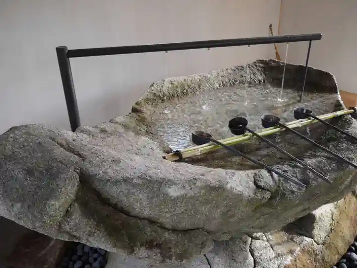 星川杉山神社の手水舎