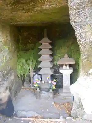 智岸寺稲荷の塔