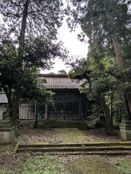 石部神社の{uncategorized: "未分類", other: "その他", undefined: "問題あり", building: "その他建物", grave: "お墓", sacred_gate: "鳥居", guardian: "狛犬", statue: "像", buddha: "仏像", history: "歴史", nature: "自然", garden: "庭園", animal: "動物", pagoda: "塔", temizu: "手水舎", mountain_gate: "山門・神門", sanctuary: "本殿・本堂", subordinate: "末社・摂社", art: "芸術", scenery: "景色", jizo: "地蔵", ema: "絵馬", goshuin: "御朱印", omikuji: "おみくじ", items: "授与品その他", amulet: "お守り", goshuincho: "御朱印帳", eats: "食事", festival: "お祭り", votive_dance: "神楽", shichigosan: "七五三参", wedding: "結婚式", experience: "体験その他", initially: "初詣", around: "周辺", anti_infection: "感染症対策"}