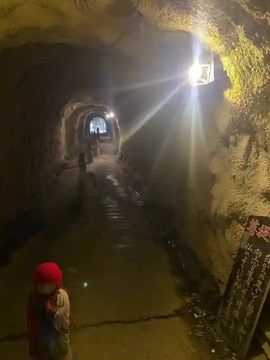 石手寺の{uncategorized: "未分類", other: "その他", undefined: "問題あり", building: "その他建物", grave: "お墓", sacred_gate: "鳥居", guardian: "狛犬", statue: "像", buddha: "仏像", history: "歴史", nature: "自然", garden: "庭園", animal: "動物", pagoda: "塔", temizu: "手水舎", mountain_gate: "山門・神門", sanctuary: "本殿・本堂", subordinate: "末社・摂社", art: "芸術", scenery: "景色", jizo: "地蔵", ema: "絵馬", goshuin: "御朱印", omikuji: "おみくじ", items: "授与品その他", amulet: "お守り", goshuincho: "御朱印帳", eats: "食事", festival: "お祭り", votive_dance: "神楽", shichigosan: "七五三参", wedding: "結婚式", experience: "体験その他", initially: "初詣", around: "周辺", anti_infection: "感染症対策"}