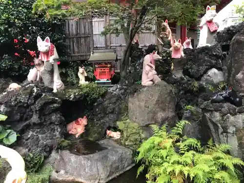 京濱伏見稲荷神社の狛犬