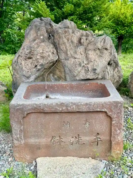 中富良野神社の手水舎