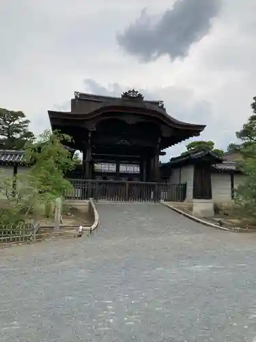 仁和寺の山門・神門