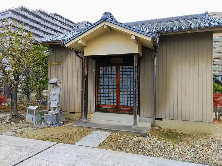 自性院の末社・摂社