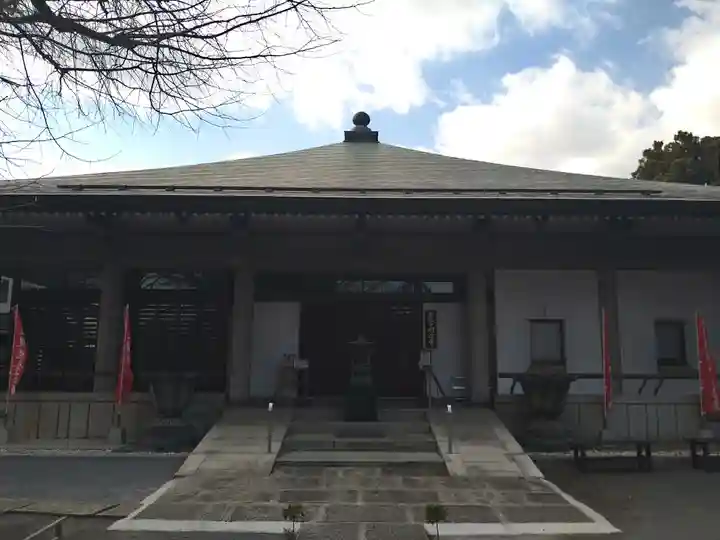 明治寺の本殿・本堂