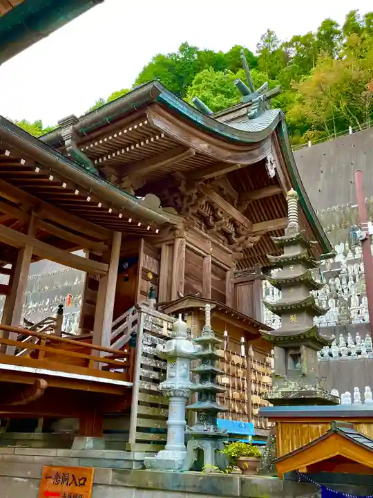 高塚愛宕地蔵尊の本殿・本堂