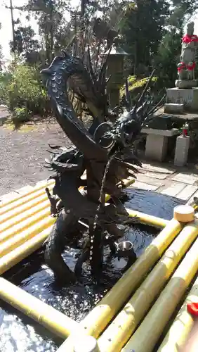 成相寺の手水舎