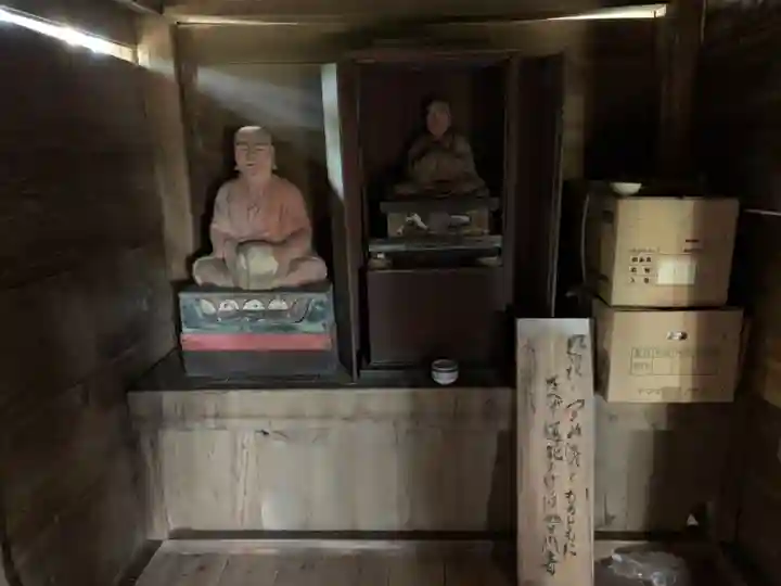 怒田沢観音堂の仏像