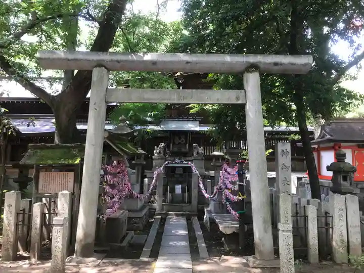 若宮八幡社の末社・摂社