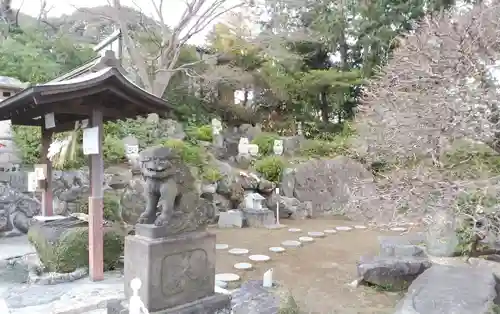 到津八幡神社の庭園