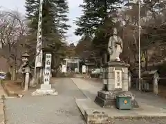 南湖神社の像