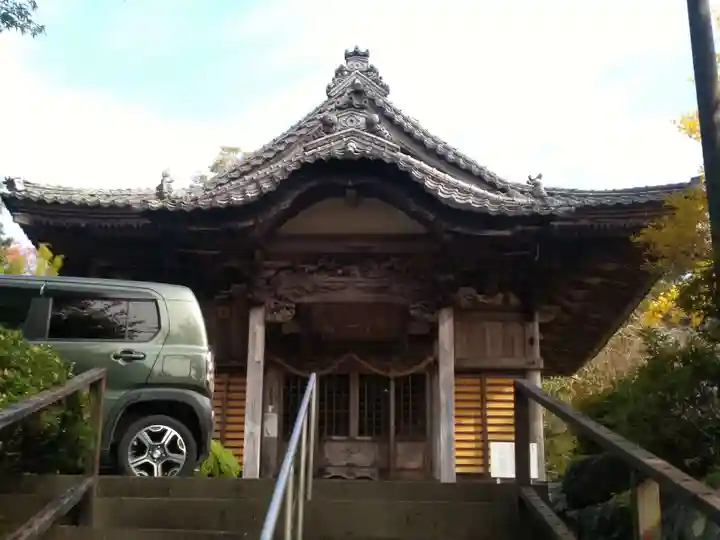 逕泉坊の本殿・本堂