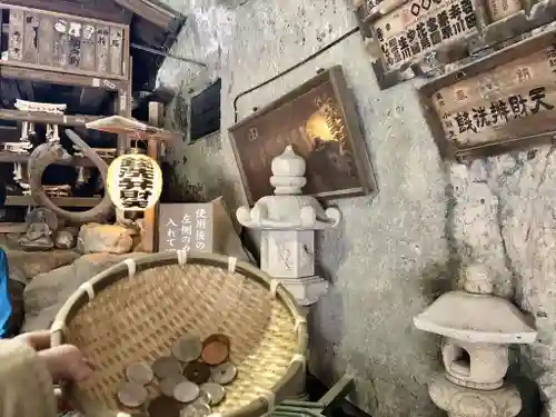 銭洗弁財天宇賀福神社(神奈川県)