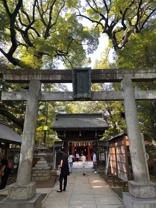 赤坂氷川神社の{uncategorized: "未分類", other: "その他", undefined: "問題あり", building: "その他建物", grave: "お墓", sacred_gate: "鳥居", guardian: "狛犬", statue: "像", buddha: "仏像", history: "歴史", nature: "自然", garden: "庭園", animal: "動物", pagoda: "塔", temizu: "手水舎", mountain_gate: "山門・神門", sanctuary: "本殿・本堂", subordinate: "末社・摂社", art: "芸術", scenery: "景色", jizo: "地蔵", ema: "絵馬", goshuin: "御朱印", omikuji: "おみくじ", items: "授与品その他", amulet: "お守り", goshuincho: "御朱印帳", eats: "食事", festival: "お祭り", votive_dance: "神楽", shichigosan: "七五三参", wedding: "結婚式", experience: "体験その他", initially: "初詣", around: "周辺", anti_infection: "感染症対策"}