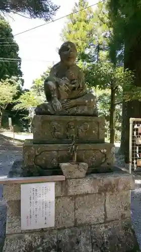 鳴谷神社の狛犬