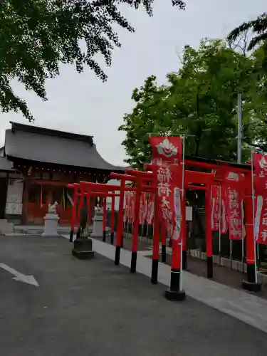 久助稲荷神社の{uncategorized: "未分類", other: "その他", undefined: "問題あり", building: "その他建物", grave: "お墓", sacred_gate: "鳥居", guardian: "狛犬", statue: "像", buddha: "仏像", history: "歴史", nature: "自然", garden: "庭園", animal: "動物", pagoda: "塔", temizu: "手水舎", mountain_gate: "山門・神門", sanctuary: "本殿・本堂", subordinate: "末社・摂社", art: "芸術", scenery: "景色", jizo: "地蔵", ema: "絵馬", goshuin: "御朱印", omikuji: "おみくじ", items: "授与品その他", amulet: "お守り", goshuincho: "御朱印帳", eats: "食事", festival: "お祭り", votive_dance: "神楽", shichigosan: "七五三参", wedding: "結婚式", experience: "体験その他", initially: "初詣", around: "周辺", anti_infection: "感染症対策"}