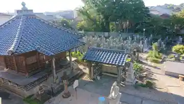 信楽寺の本殿・本堂