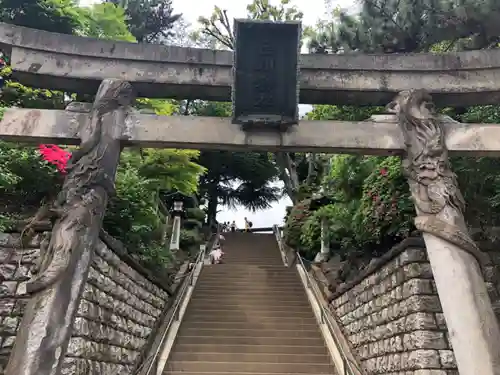 品川神社の鳥居