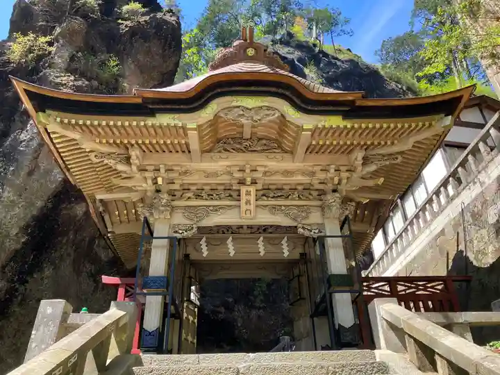 榛名神社の山門・神門