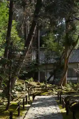 法然院の{uncategorized: "未分類", other: "その他", undefined: "問題あり", building: "その他建物", grave: "お墓", sacred_gate: "鳥居", guardian: "狛犬", statue: "像", buddha: "仏像", history: "歴史", nature: "自然", garden: "庭園", animal: "動物", pagoda: "塔", temizu: "手水舎", mountain_gate: "山門・神門", sanctuary: "本殿・本堂", subordinate: "末社・摂社", art: "芸術", scenery: "景色", jizo: "地蔵", ema: "絵馬", goshuin: "御朱印", omikuji: "おみくじ", items: "授与品その他", amulet: "お守り", goshuincho: "御朱印帳", eats: "食事", festival: "お祭り", votive_dance: "神楽", shichigosan: "七五三参", wedding: "結婚式", experience: "体験その他", initially: "初詣", around: "周辺", anti_infection: "感染症対策"}