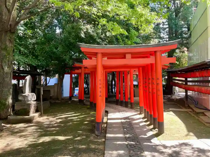豊栄稲荷神社の{uncategorized: "未分類", other: "その他", undefined: "問題あり", building: "その他建物", grave: "お墓", sacred_gate: "鳥居", guardian: "狛犬", statue: "像", buddha: "仏像", history: "歴史", nature: "自然", garden: "庭園", animal: "動物", pagoda: "塔", temizu: "手水舎", mountain_gate: "山門・神門", sanctuary: "本殿・本堂", subordinate: "末社・摂社", art: "芸術", scenery: "景色", jizo: "地蔵", ema: "絵馬", goshuin: "御朱印", omikuji: "おみくじ", items: "授与品その他", amulet: "お守り", goshuincho: "御朱印帳", eats: "食事", festival: "お祭り", votive_dance: "神楽", shichigosan: "七五三参", wedding: "結婚式", experience: "体験その他", initially: "初詣", around: "周辺", anti_infection: "感染症対策"}