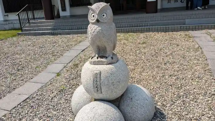 函館護國神社の像