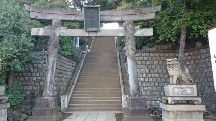 品川神社の鳥居