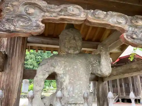 西福寺の像