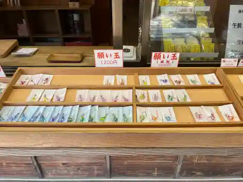 烏須井八幡神社の{uncategorized: "未分類", other: "その他", undefined: "問題あり", building: "その他建物", grave: "お墓", sacred_gate: "鳥居", guardian: "狛犬", statue: "像", buddha: "仏像", history: "歴史", nature: "自然", garden: "庭園", animal: "動物", pagoda: "塔", temizu: "手水舎", mountain_gate: "山門・神門", sanctuary: "本殿・本堂", subordinate: "末社・摂社", art: "芸術", scenery: "景色", jizo: "地蔵", ema: "絵馬", goshuin: "御朱印", omikuji: "おみくじ", items: "授与品その他", amulet: "お守り", goshuincho: "御朱印帳", eats: "食事", festival: "お祭り", votive_dance: "神楽", shichigosan: "七五三参", wedding: "結婚式", experience: "体験その他", initially: "初詣", around: "周辺", anti_infection: "感染症対策"}