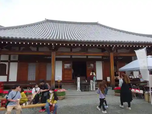泉蔵寺の本殿・本堂
