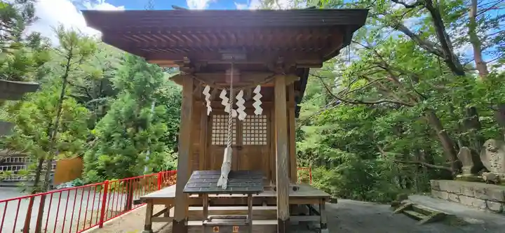 萬蔵稲荷神社の末社・摂社