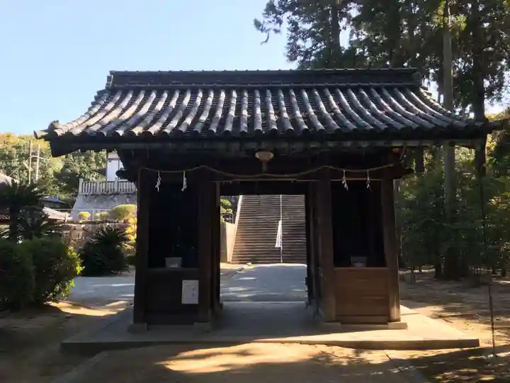 安仁神社の山門・神門