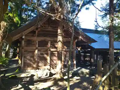 諏訪大社上社前宮の本殿・本堂