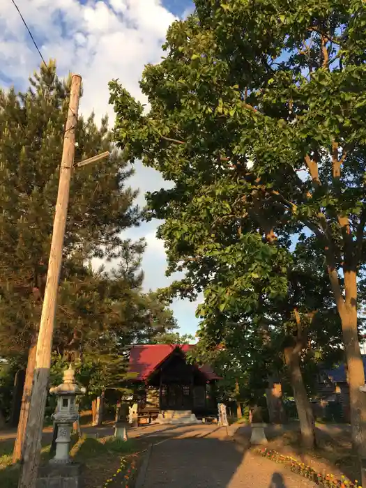 南茶志内神社の建物その他