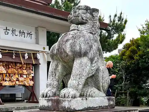 沖縄県護国神社の狛犬