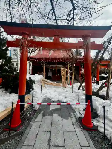 金生稲荷神社の{uncategorized: "未分類", other: "その他", undefined: "問題あり", building: "その他建物", grave: "お墓", sacred_gate: "鳥居", guardian: "狛犬", statue: "像", buddha: "仏像", history: "歴史", nature: "自然", garden: "庭園", animal: "動物", pagoda: "塔", temizu: "手水舎", mountain_gate: "山門・神門", sanctuary: "本殿・本堂", subordinate: "末社・摂社", art: "芸術", scenery: "景色", jizo: "地蔵", ema: "絵馬", goshuin: "御朱印", omikuji: "おみくじ", items: "授与品その他", amulet: "お守り", goshuincho: "御朱印帳", eats: "食事", festival: "お祭り", votive_dance: "神楽", shichigosan: "七五三参", wedding: "結婚式", experience: "体験その他", initially: "初詣", around: "周辺", anti_infection: "感染症対策"}