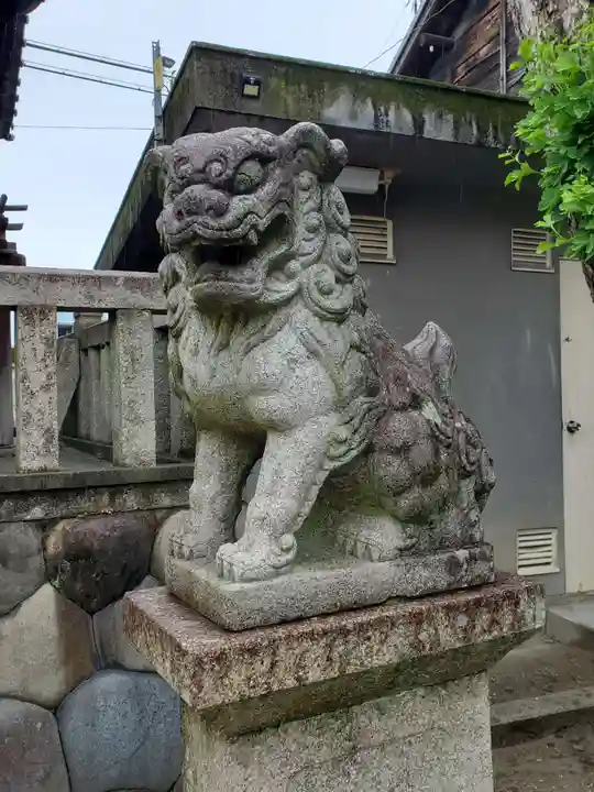 白山社の狛犬