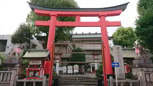 京濱伏見稲荷神社の鳥居