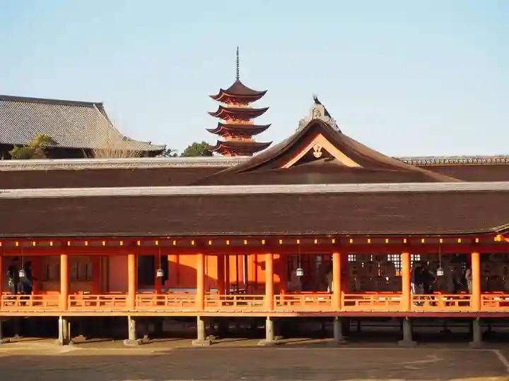 厳島神社の本殿・本堂