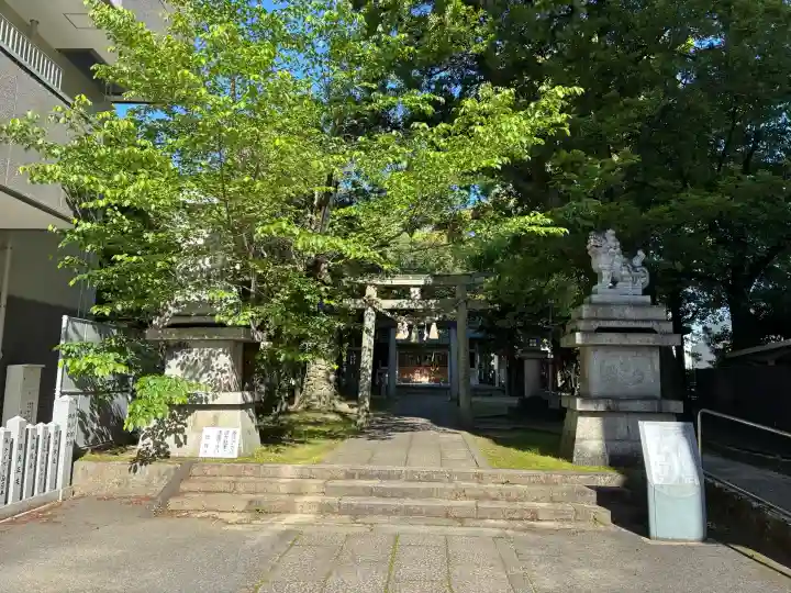 碇神社の{uncategorized: "未分類", other: "その他", undefined: "問題あり", building: "その他建物", grave: "お墓", sacred_gate: "鳥居", guardian: "狛犬", statue: "像", buddha: "仏像", history: "歴史", nature: "自然", garden: "庭園", animal: "動物", pagoda: "塔", temizu: "手水舎", mountain_gate: "山門・神門", sanctuary: "本殿・本堂", subordinate: "末社・摂社", art: "芸術", scenery: "景色", jizo: "地蔵", ema: "絵馬", goshuin: "御朱印", omikuji: "おみくじ", items: "授与品その他", amulet: "お守り", goshuincho: "御朱印帳", eats: "食事", festival: "お祭り", votive_dance: "神楽", shichigosan: "七五三参", wedding: "結婚式", experience: "体験その他", initially: "初詣", around: "周辺", anti_infection: "感染症対策"}