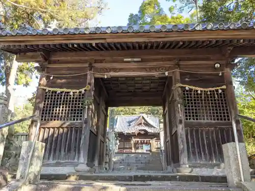 男山神社の山門